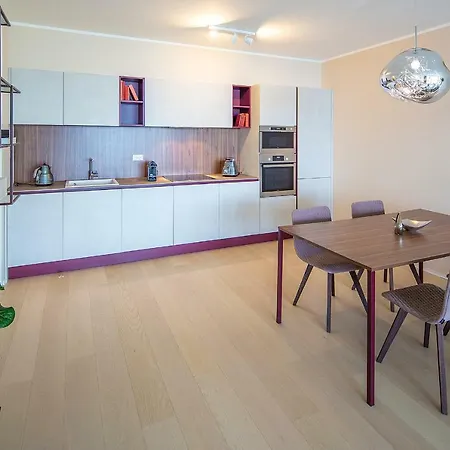 Apartment Deluxe With Swimming Pool