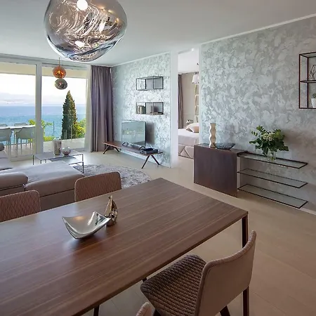 Deluxe With Swimming Pool Opatija