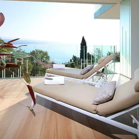 Deluxe With Swimming Pool *