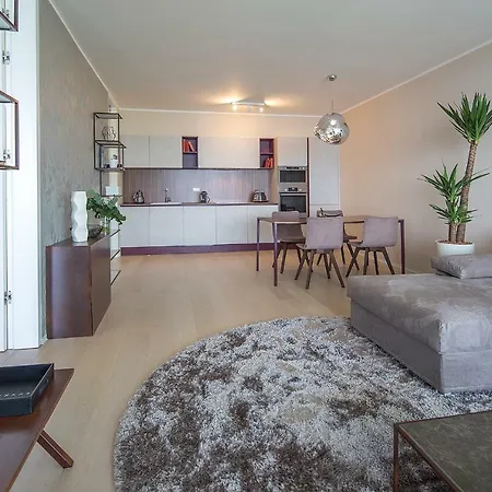 Apartment Deluxe With Swimming Pool *