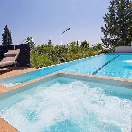 Deluxe With Swimming Pool Daire Opatija