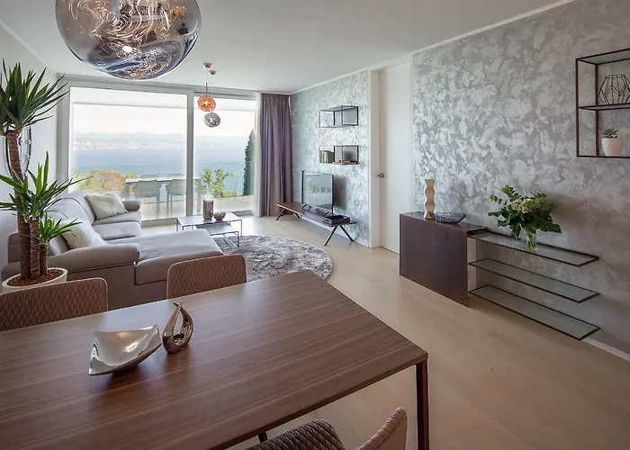 Deluxe With Swimming Pool Opatija