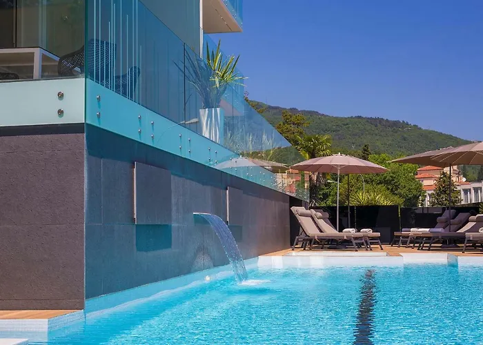 Deluxe With Swimming Pool Abbazia
